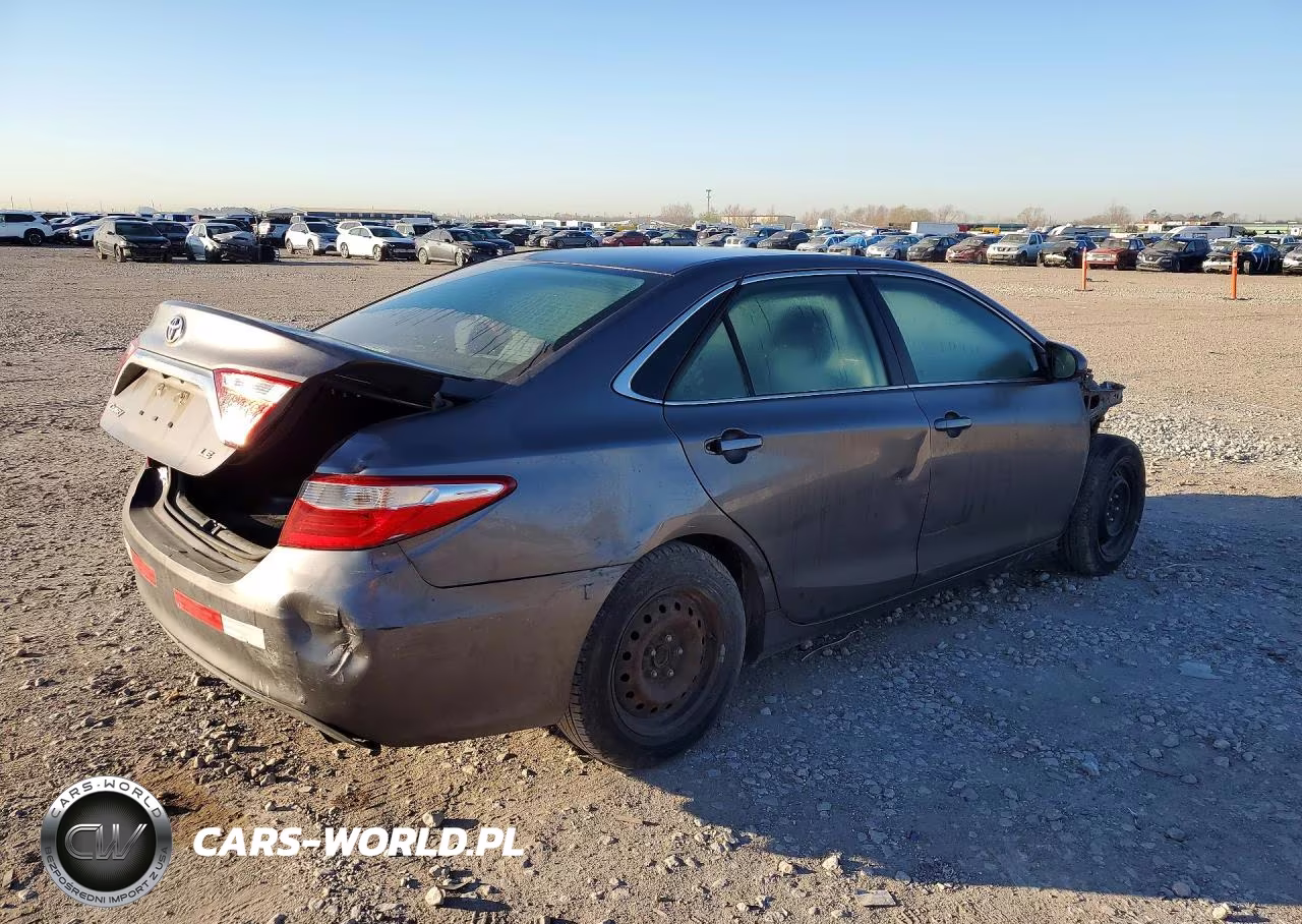 2015 Toyota Camry Le VIN:4T4BF1FK8FR461021 - 3