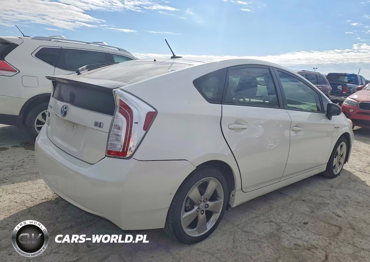 2013 Toyota Prius VIN:JTDKN3DU6D5612785 - 3
