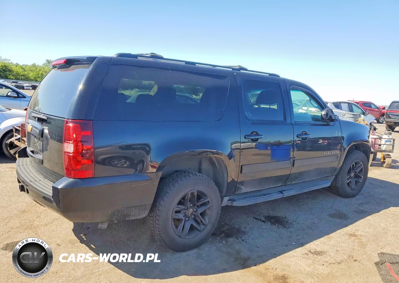 2013 Chevrolet Suburban K1500 Ls VIN:1GNSKHE78DR361301 - 3