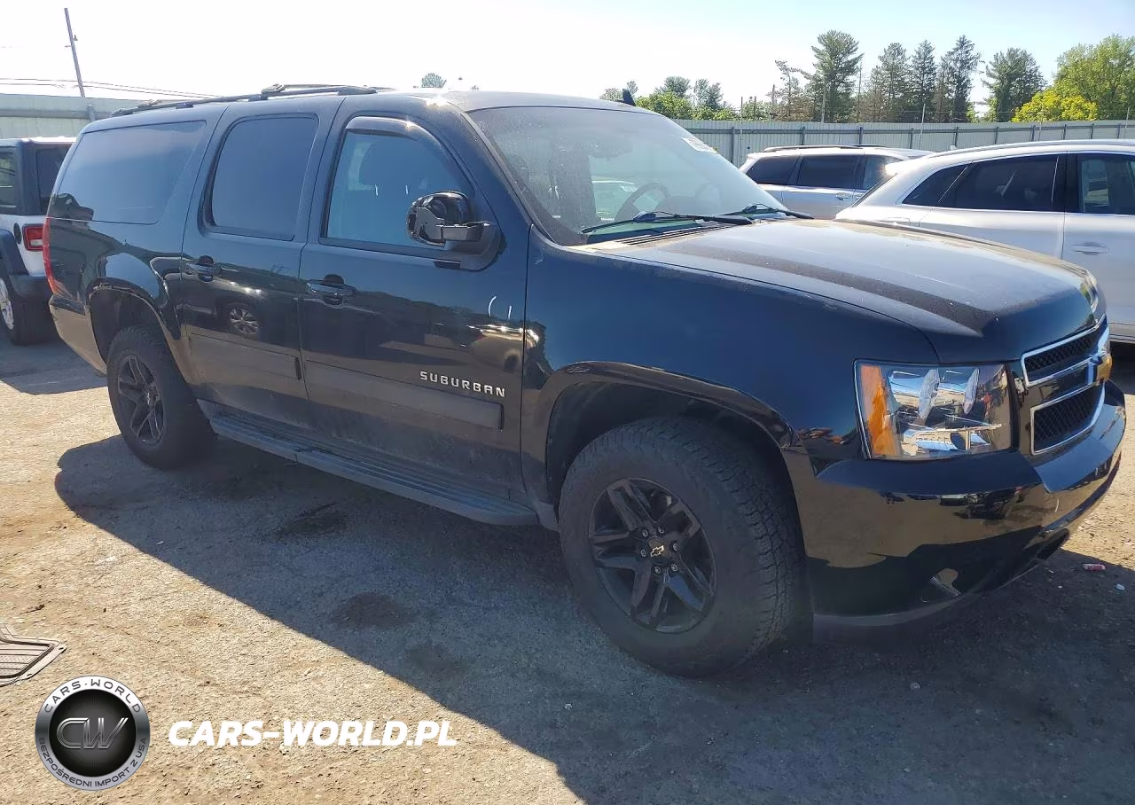 2013 Chevrolet Suburban K1500 Ls VIN:1GNSKHE78DR361301 - 4