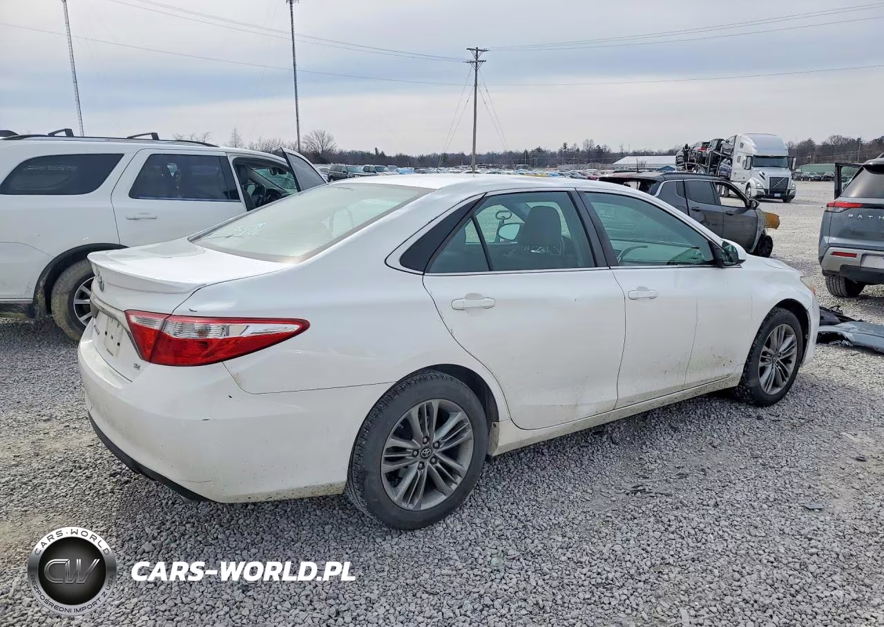 2017 Toyota Camry Se VIN:4T1BF1FK4HU738440 - 3