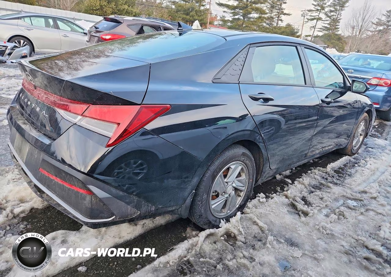 2026 Hyundai Elantra Se VIN:KMHLL4DG9TU115904 - 3