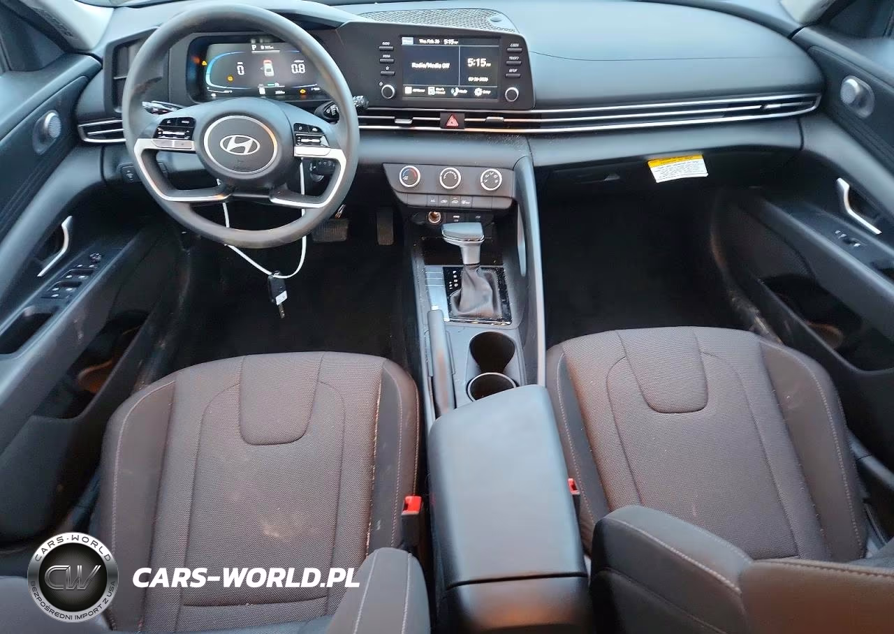 2026 Hyundai Elantra Se VIN:KMHLL4DG9TU115904 - 8