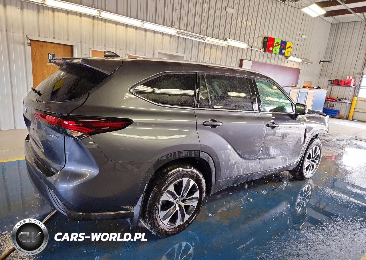 2025 Toyota Highlander Hybrid Xle VIN:5TDKBRCH3SS672000 - 3