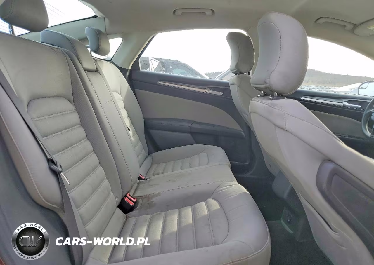 2015 Ford Fusion S VIN:3FA6P0G72FR224829 - 10
