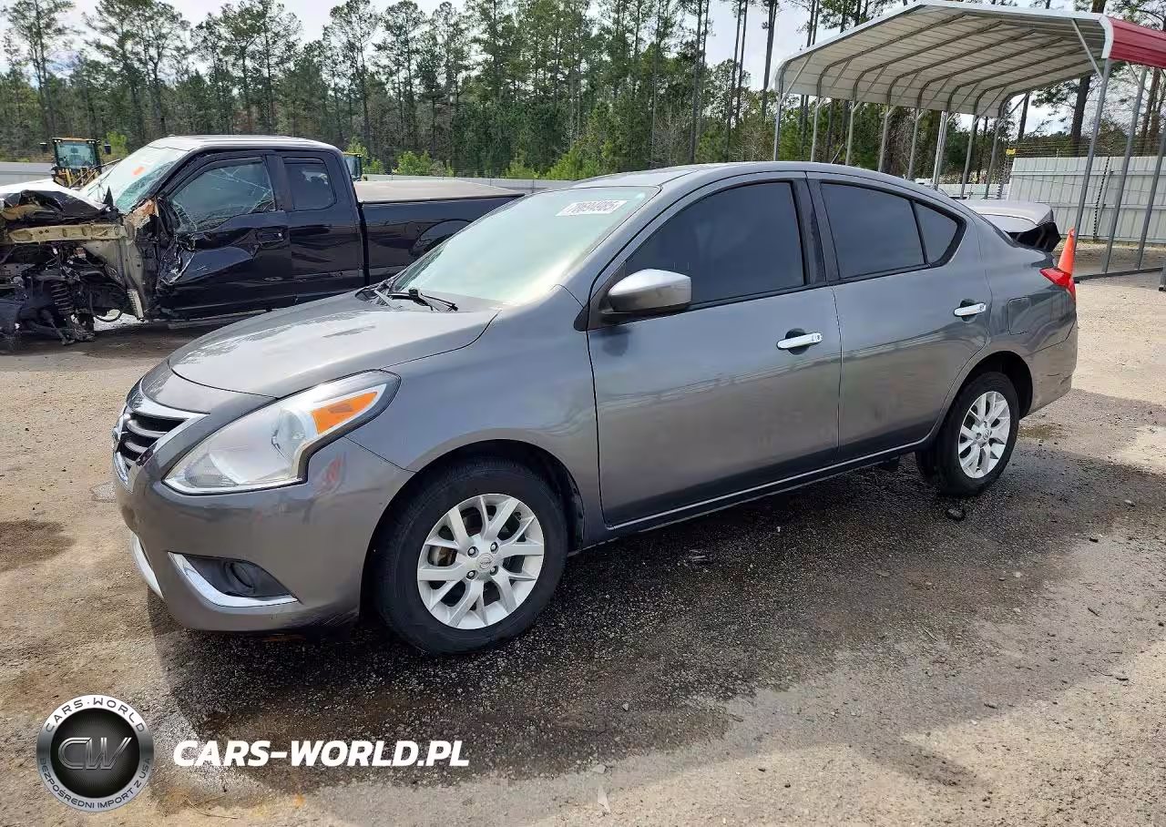 2018 Nissan Versa Sv