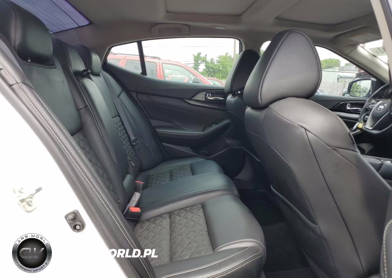 2019 Nissan Maxima S VIN:1N4AA6AV1KC383548 - 10