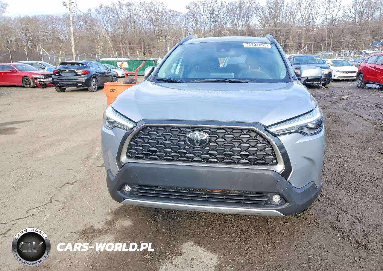 2022 Toyota Corolla Cross Xle VIN:7MUDAABG1NV025773 - 5