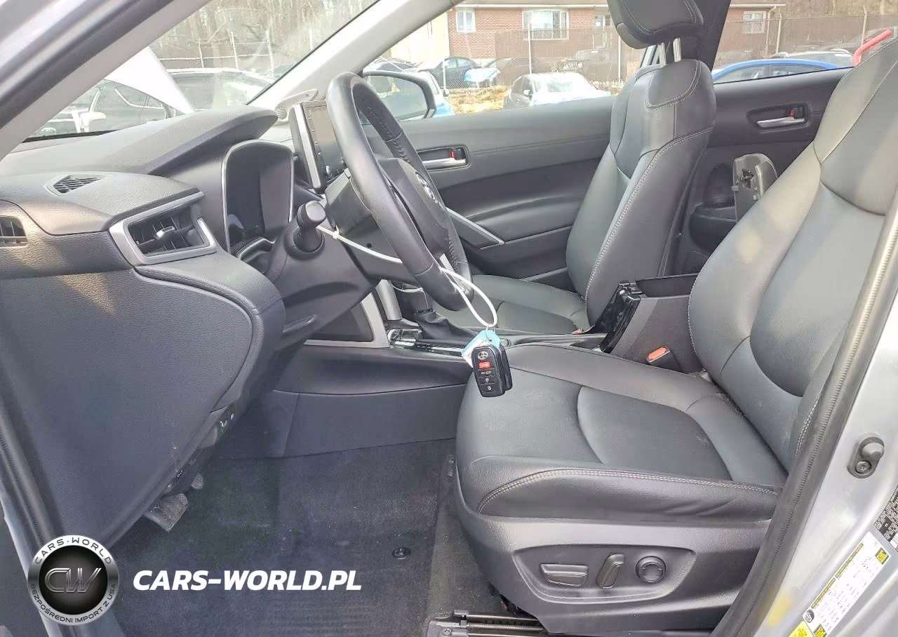 2022 Toyota Corolla Cross Xle VIN:7MUDAABG1NV025773 - 7