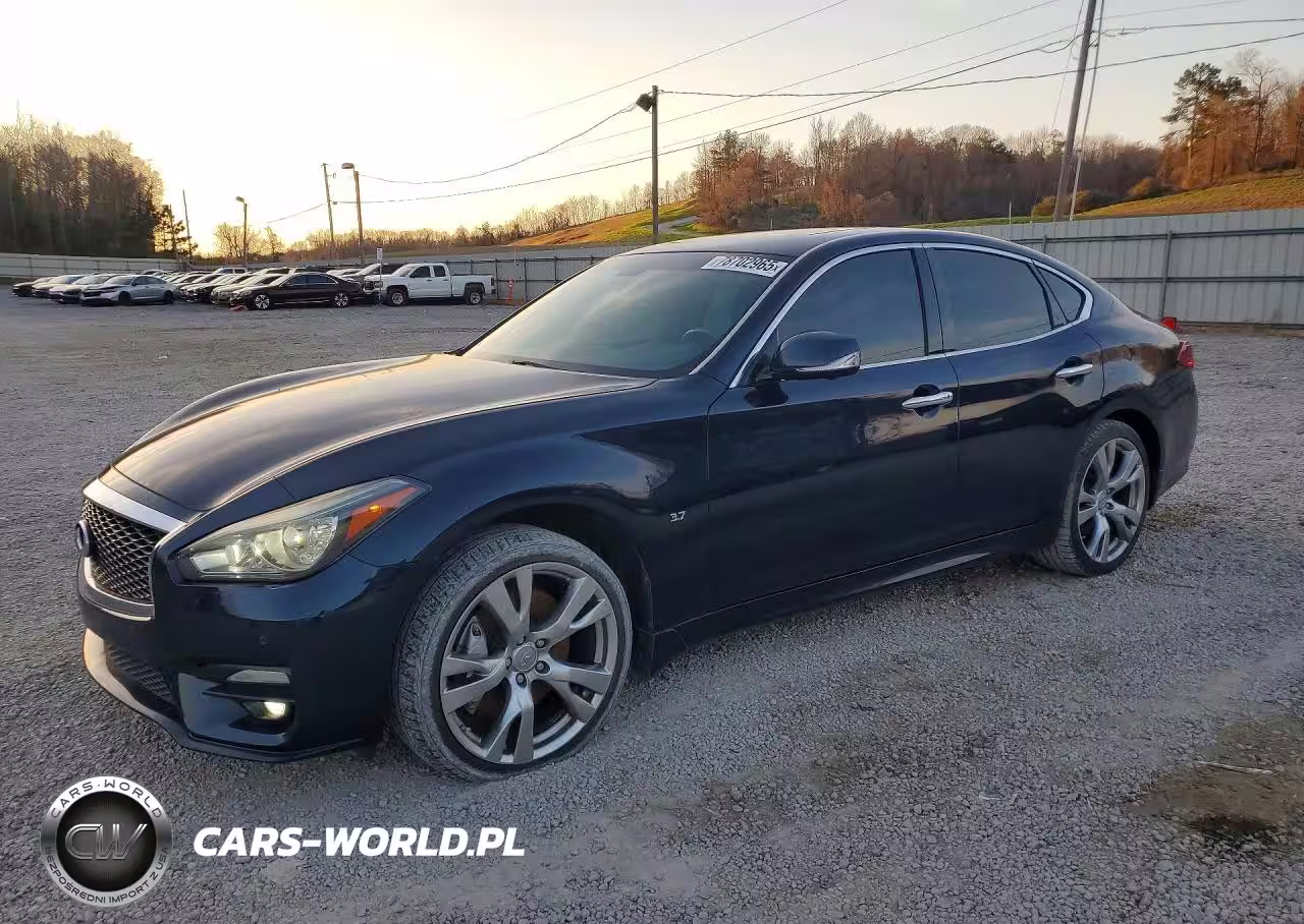 2017 Infiniti Q70 3.7