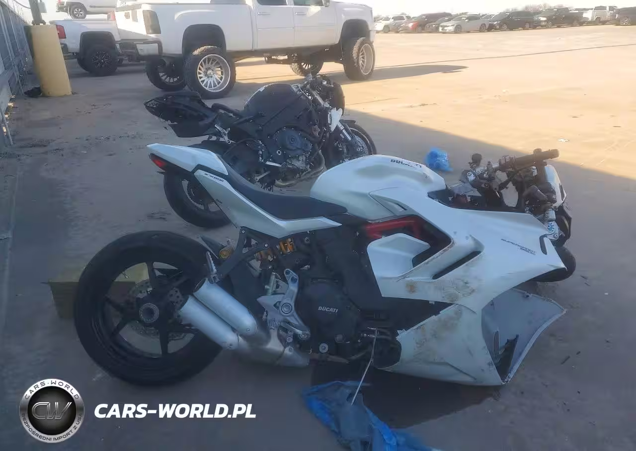 2023 Ducati Supersport