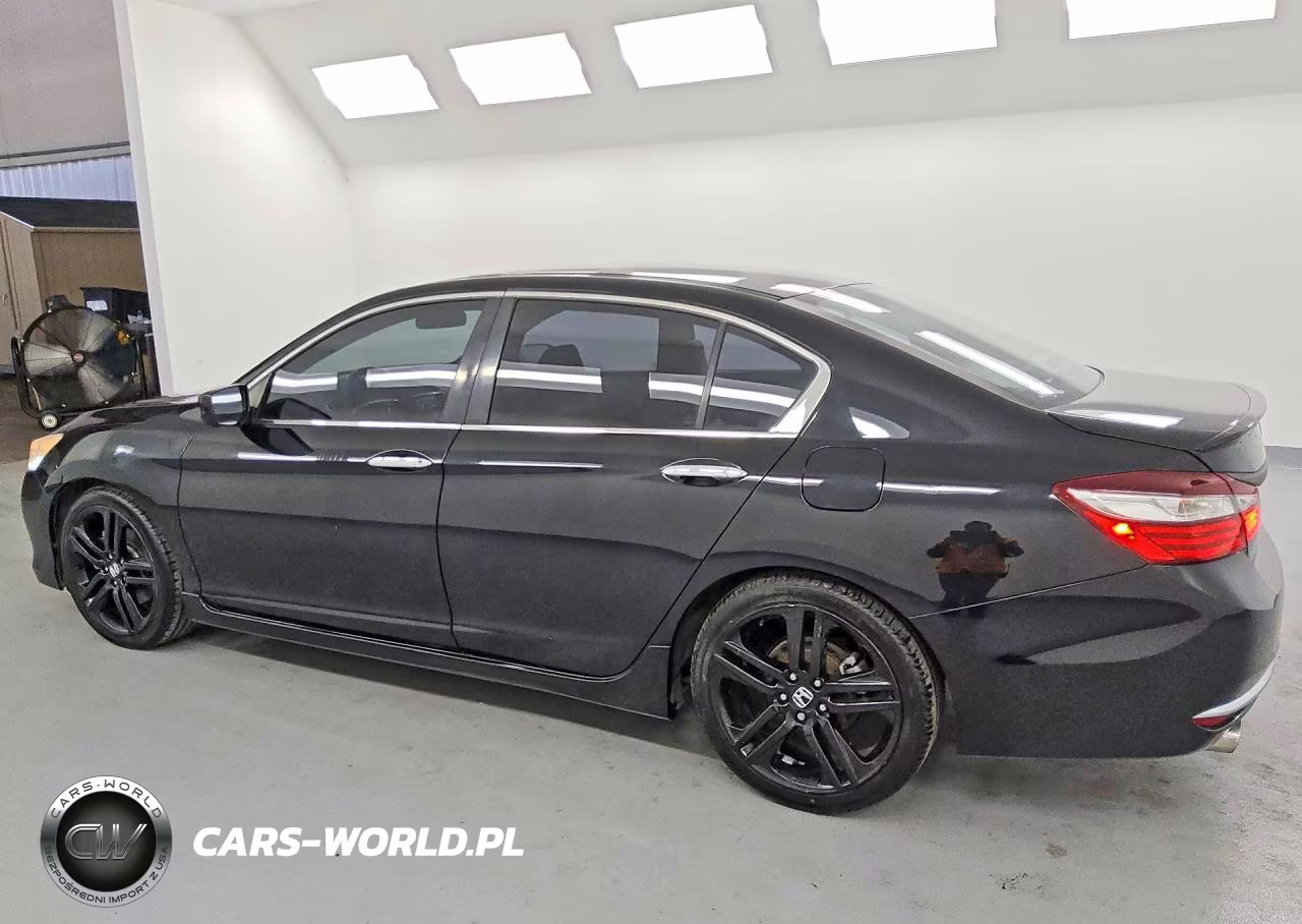 2017 Honda Accord Sport VIN:1HGCR2F52HA126658 - 2