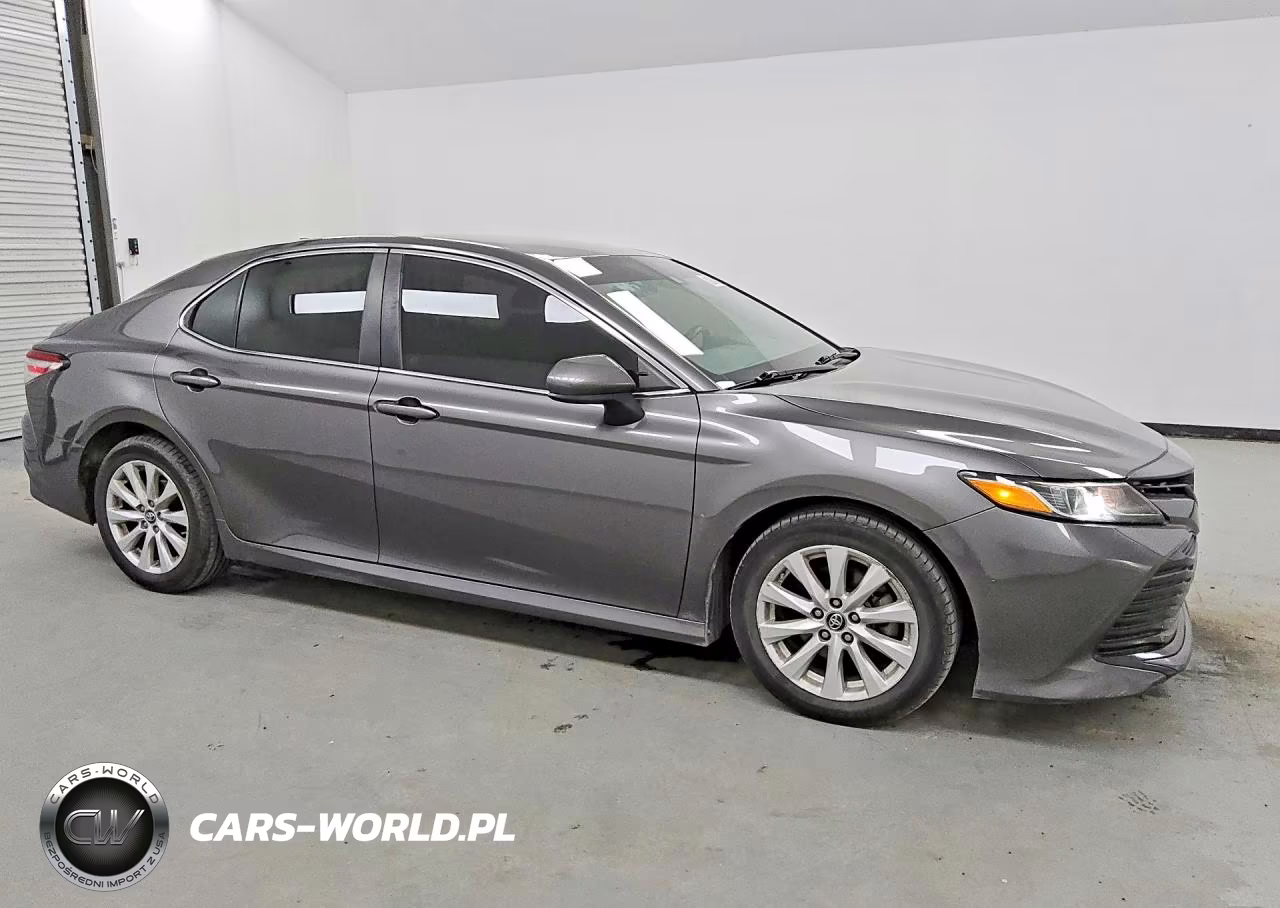 2019 Toyota Camry Le VIN:4T1B11HK3KU274737 - 4