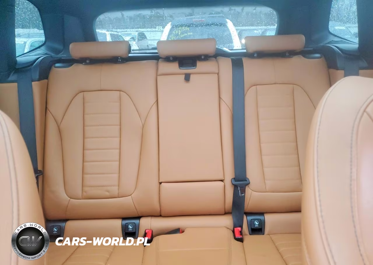 2021 BMW X3 xDrive30E VIN:5UXTS1C00M9H70629 - 10