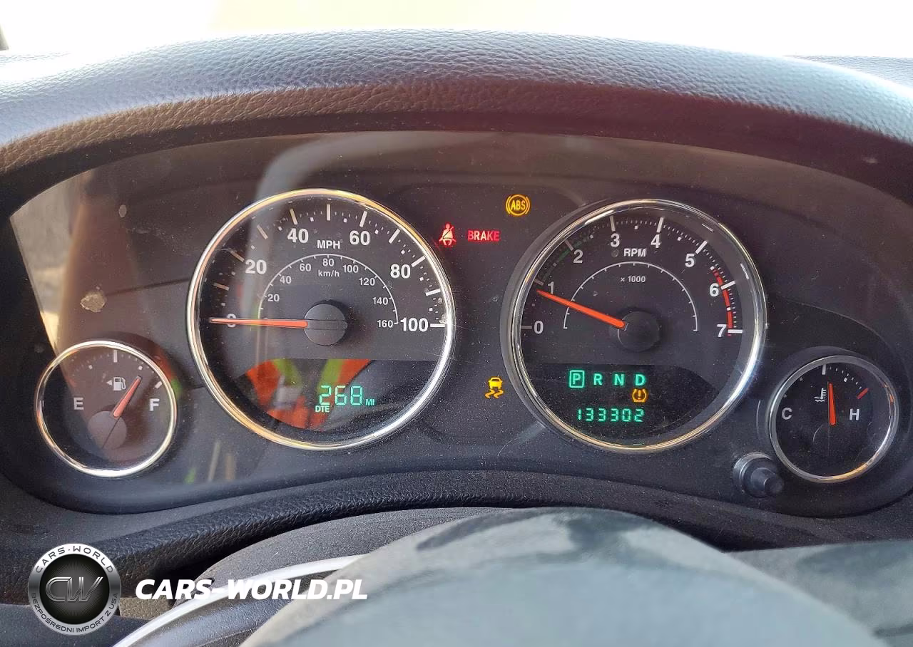 2011 Jeep Wrangler Unlimited Sahara VIN:1J4BA5H13BL559005 - 9