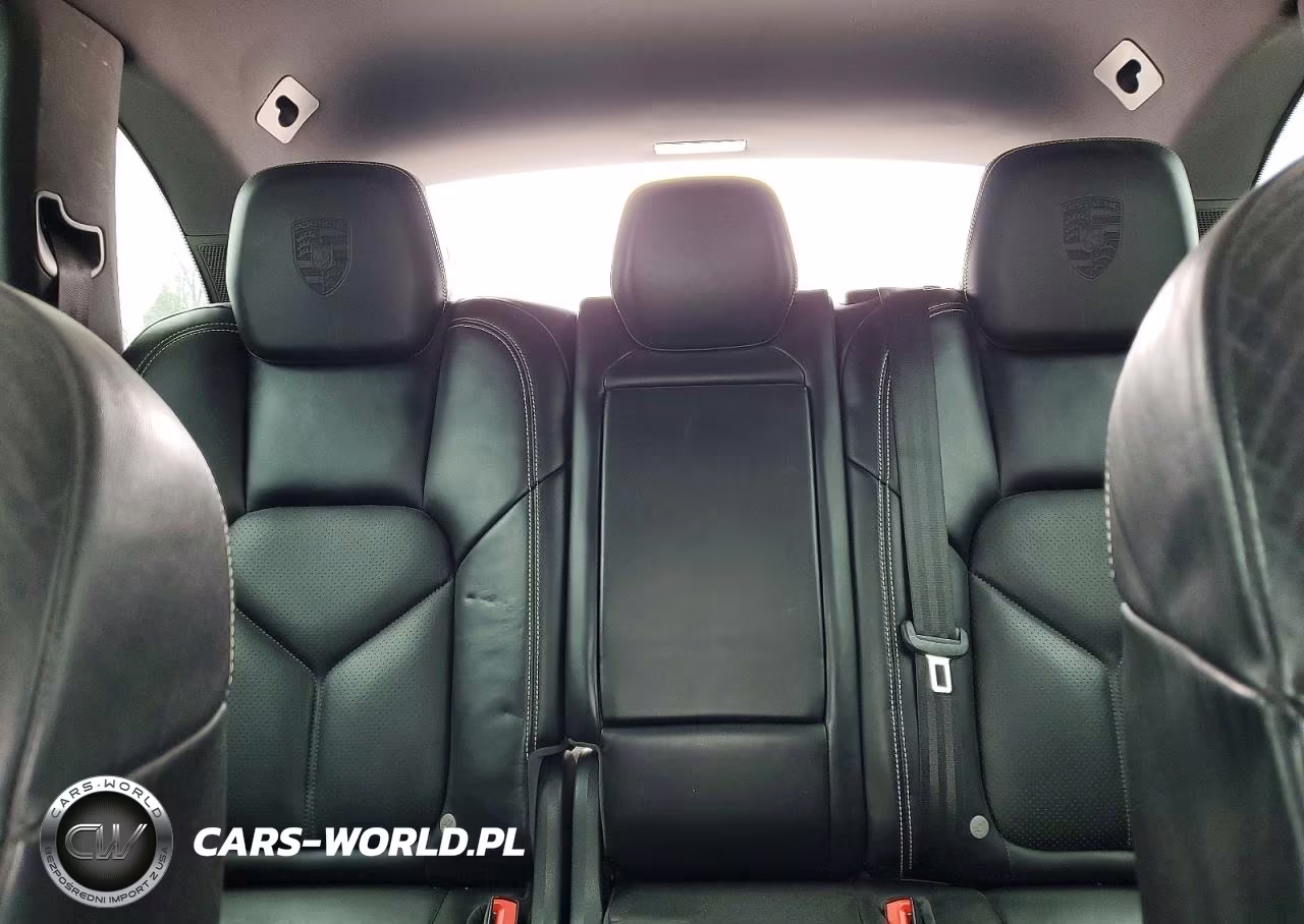 2017 Porsche Cayenne VIN:WP1AA2A21HKA86236 - 10