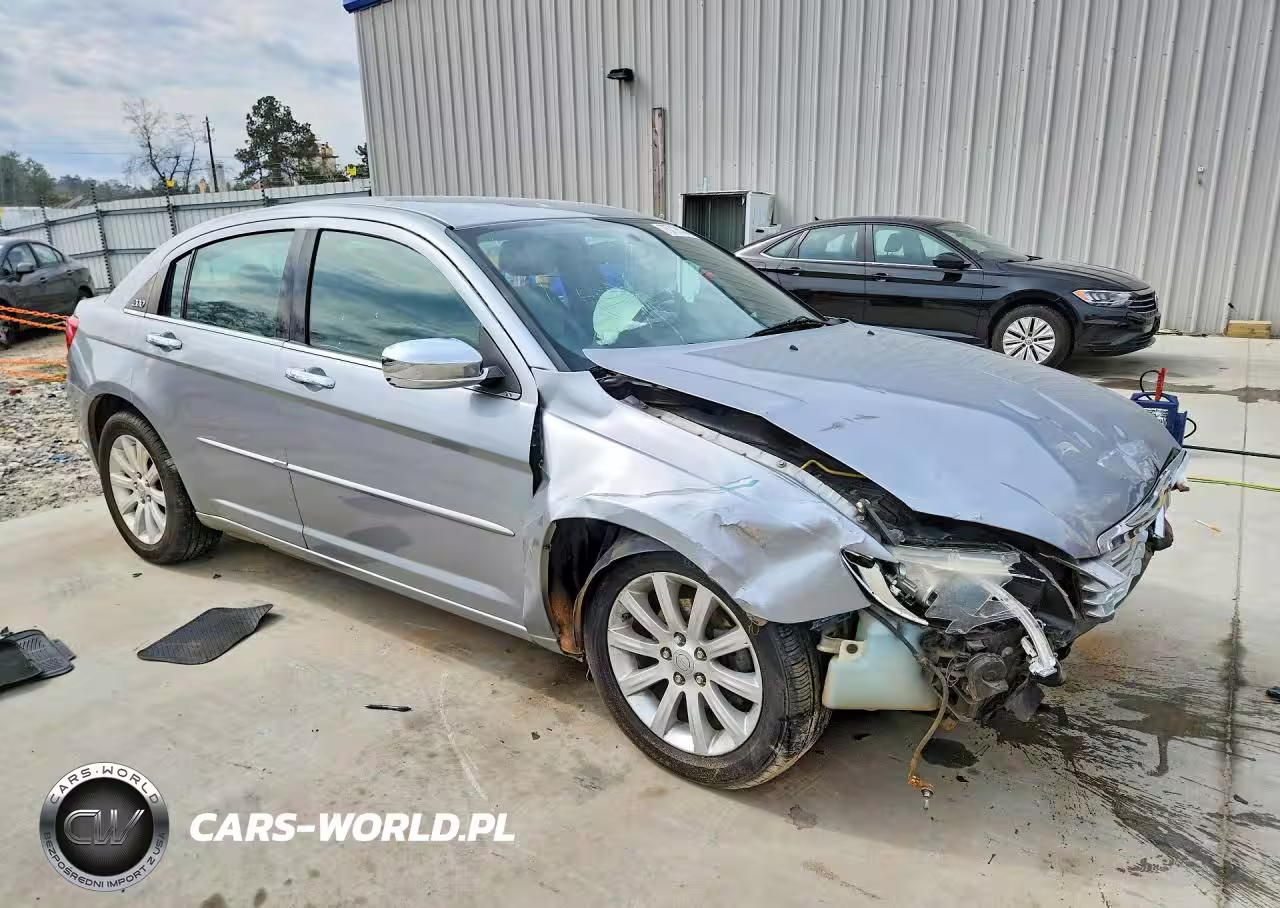 2013 Chrysler 200 Limited VIN:1C3CCBCG1DN559174 - 4