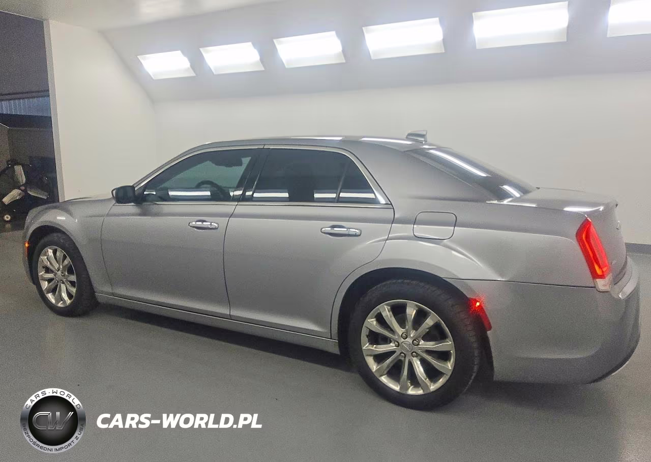2018 Chrysler 300 Limited VIN:2C3CCAKG7JH165386 - 2