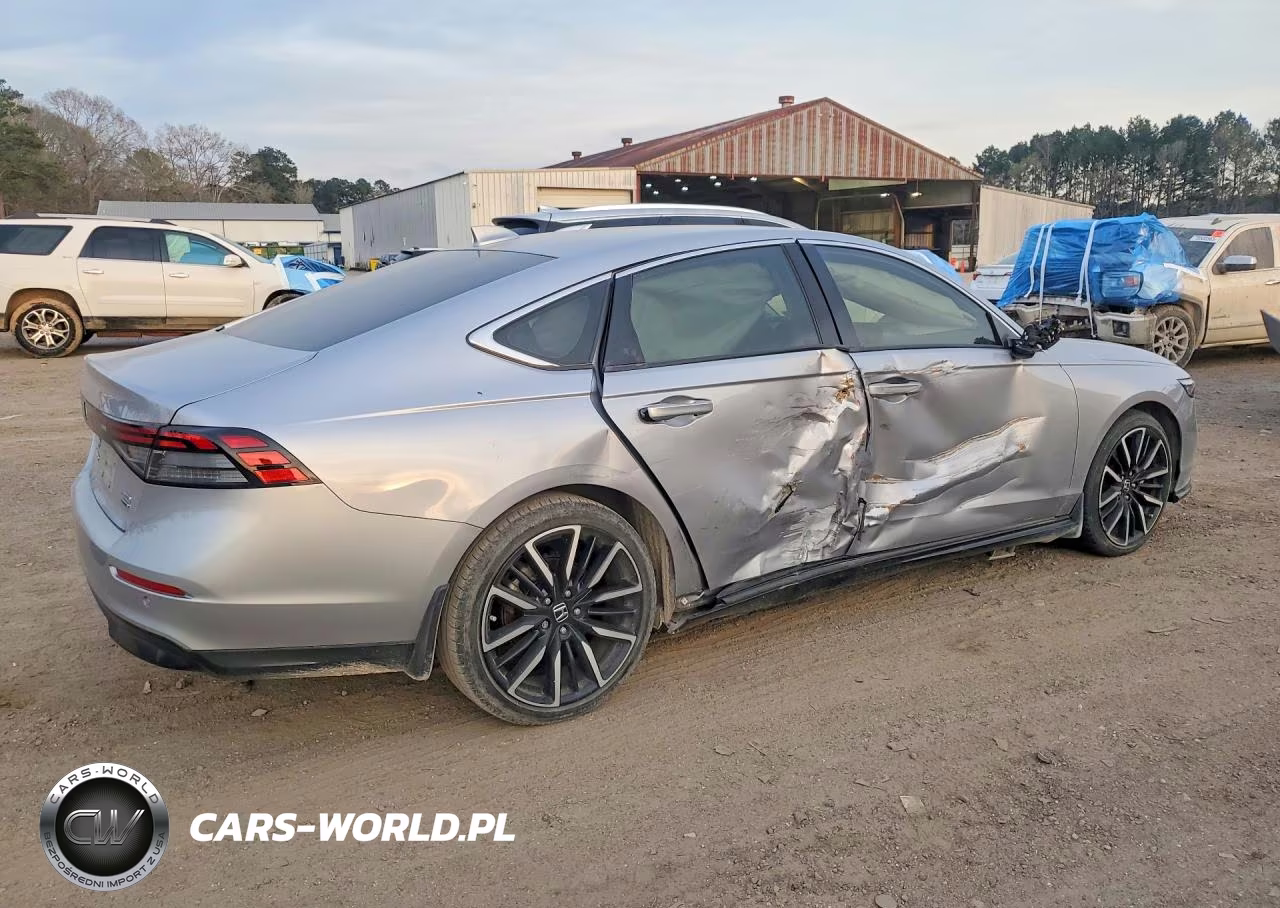2023 Honda Accord Touring Hybrid VIN:1HGCY2F84PA061520 - 3