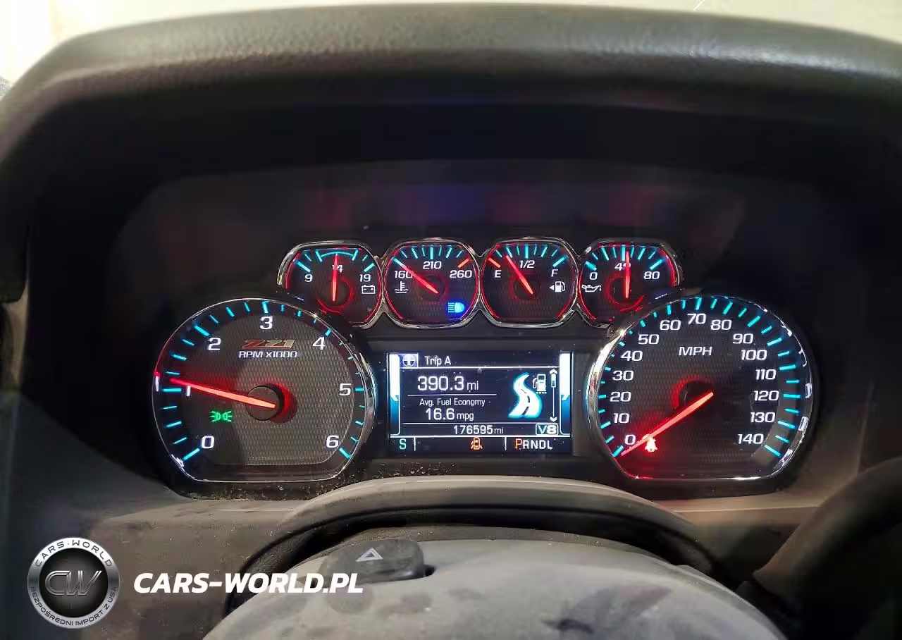 2018 Chevrolet Tahoe K1500 Lt VIN:1GNSKBKC4JR141289 - 9