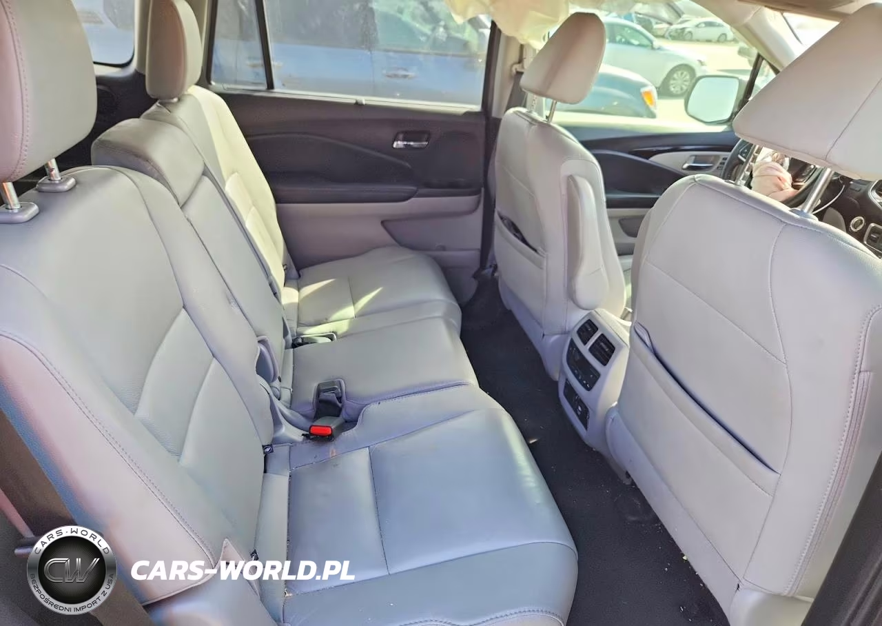 2020 Honda Pilot Touring VIN:5FNYF5H91LB005652 - 11