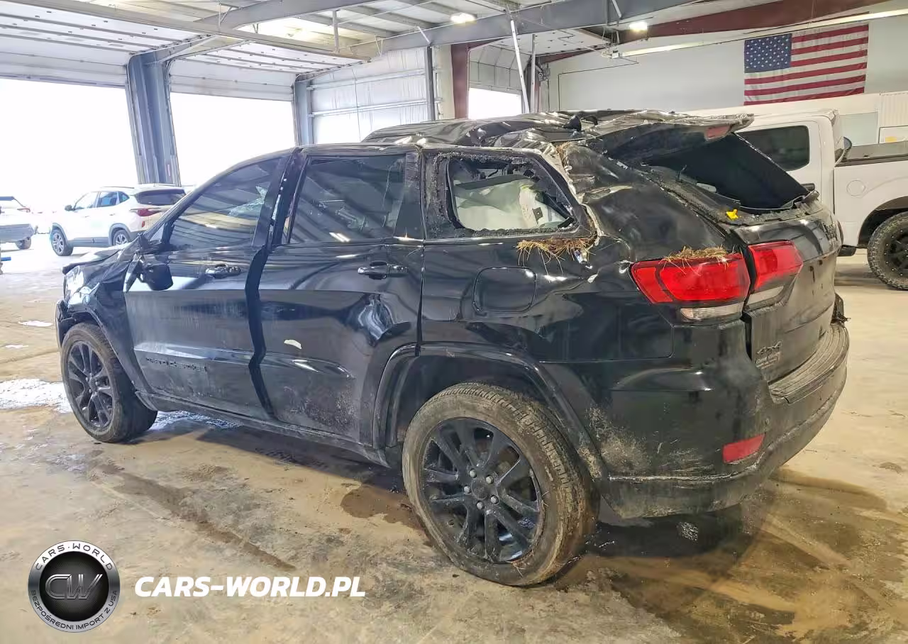 2018 Jeep Grand Cherokee Laredo VIN:1C4RJFAG9JC286613 - 2