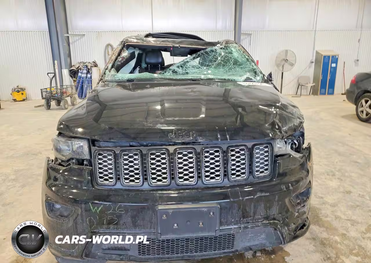 2018 Jeep Grand Cherokee Laredo VIN:1C4RJFAG9JC286613 - 5