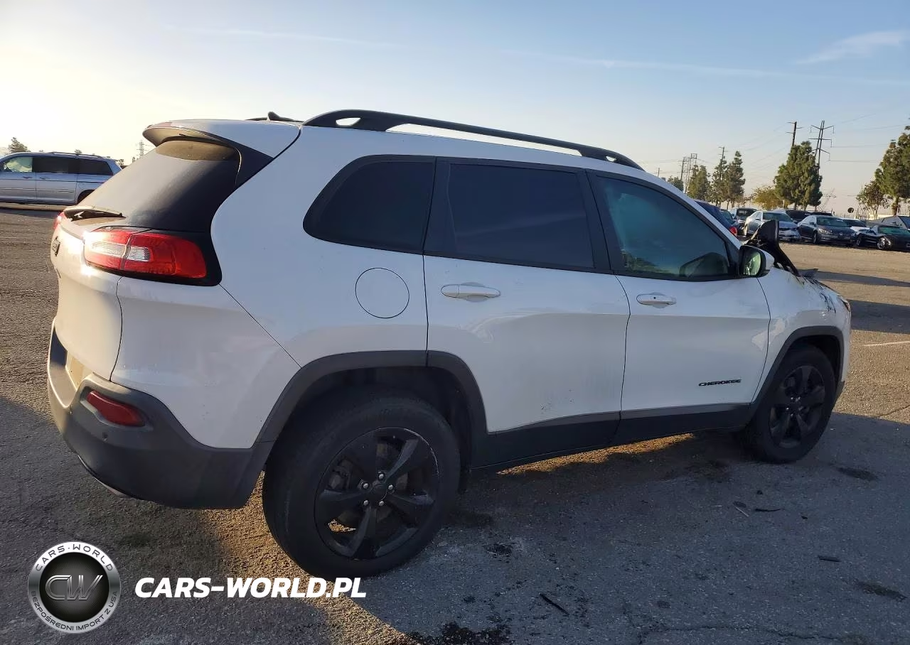 2015 Jeep Cherokee Latitude VIN:1C4PJMCS5FW740441 - 3