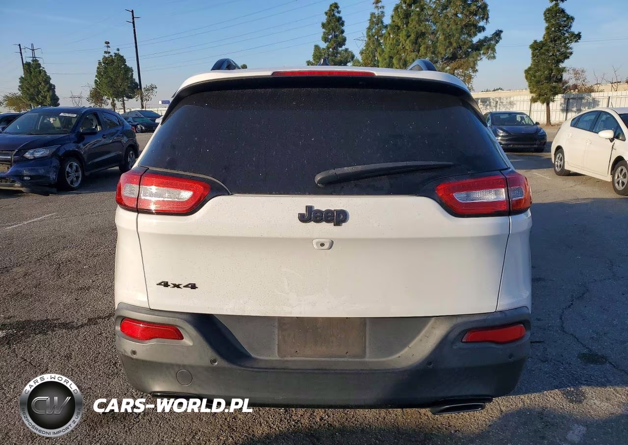 2015 Jeep Cherokee Latitude VIN:1C4PJMCS5FW740441 - 6