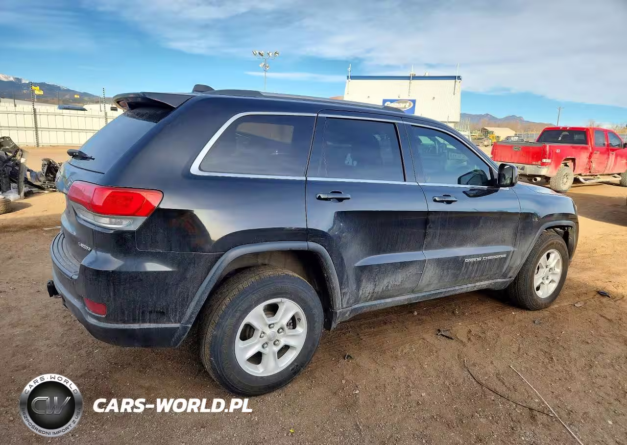 2015 Jeep Grand Cherokee Laredo VIN:1C4RJFAG6FC954620 - 3