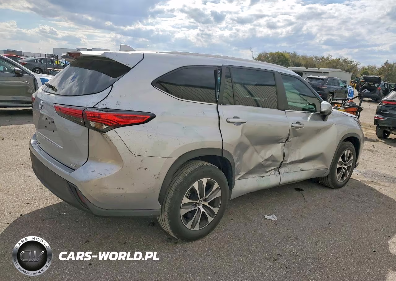2023 Toyota Highlander Xle VIN:5TDKDRAH8PS003130 - 3