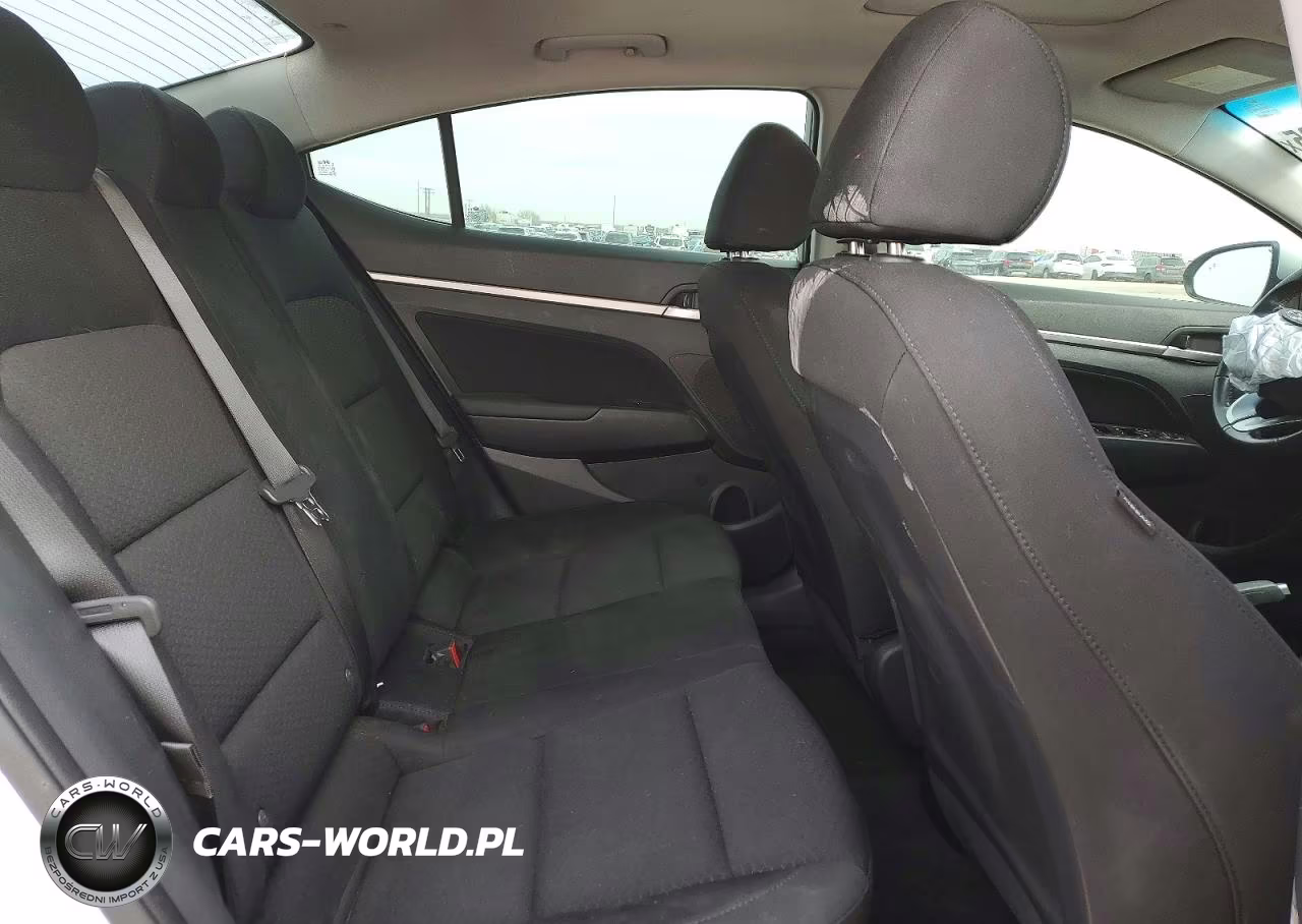 2019 Hyundai Elantra Value Edition VIN:KMHD84LF7KU862222 - 10
