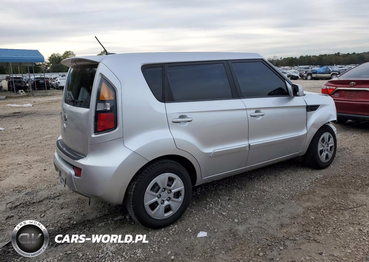 2011 Kia Soul VIN:KNDJT2A14B7332466 - 3