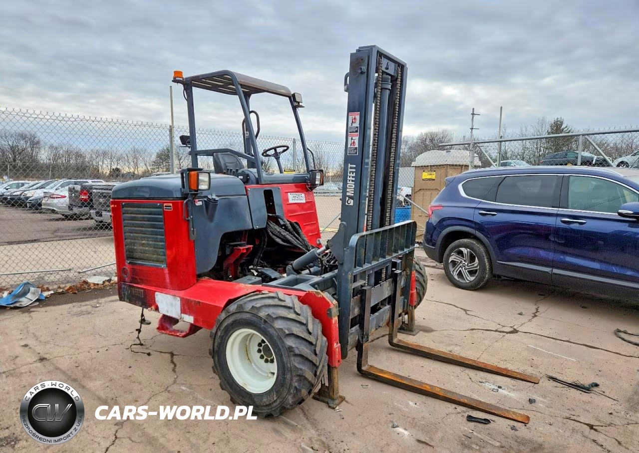 2016 Moffett Forklift
