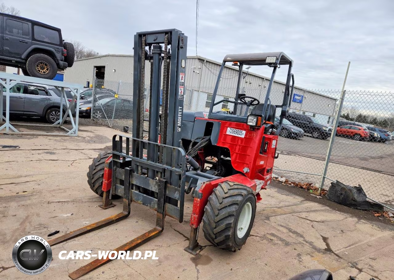 2016 Moffett Forklift VIN:P060418 - 2