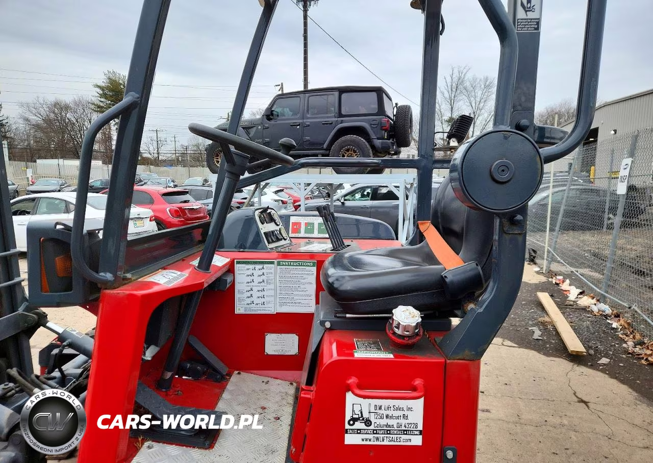 2016 Moffett Forklift VIN:P060418 - 6