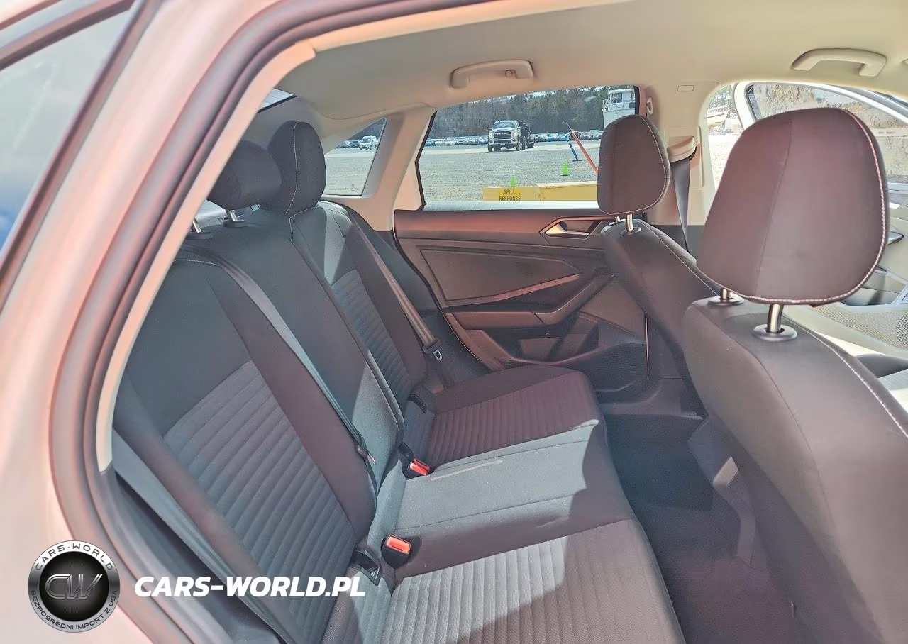 2024 Volkswagen Jetta S VIN:3VW5M7BU6RM087705 - 10
