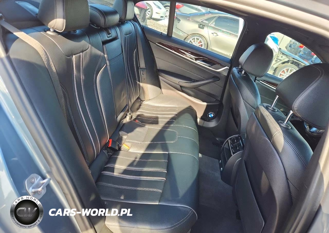 2018 BMW 530 Xi VIN:WBAJA7C51JWA71322 - 10