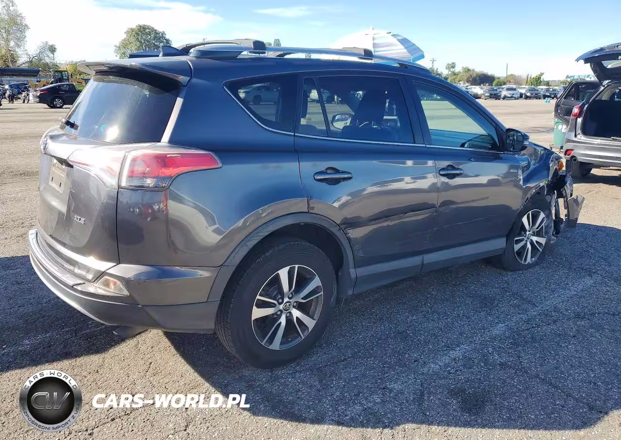 2017 Toyota Rav4 Xle VIN:JTMWFREV8HJ702364 - 3