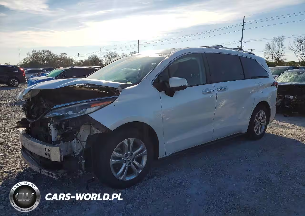 2022 Toyota Sienna Platinum 7-Passenger