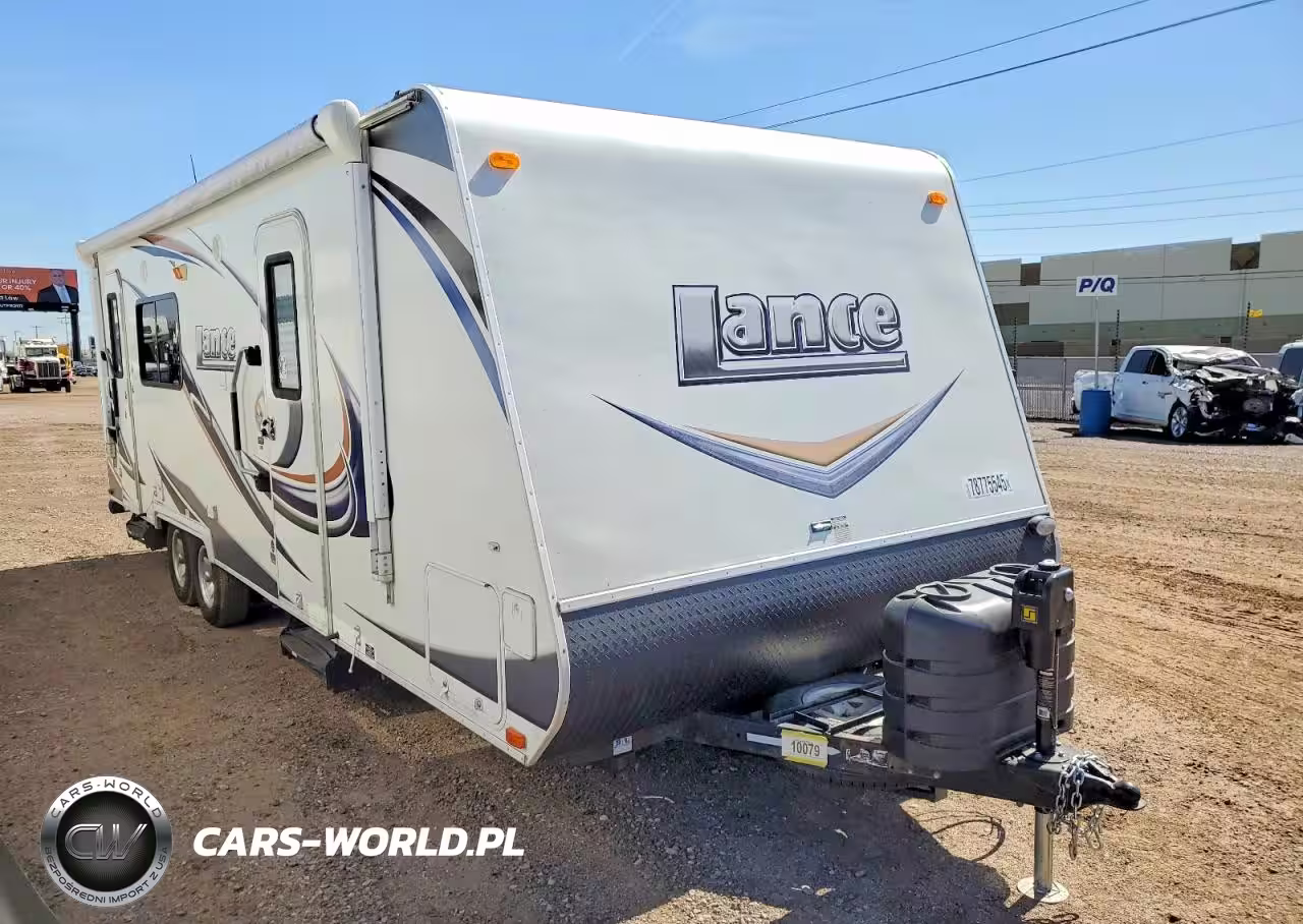 2012 Lance 2285 Camper