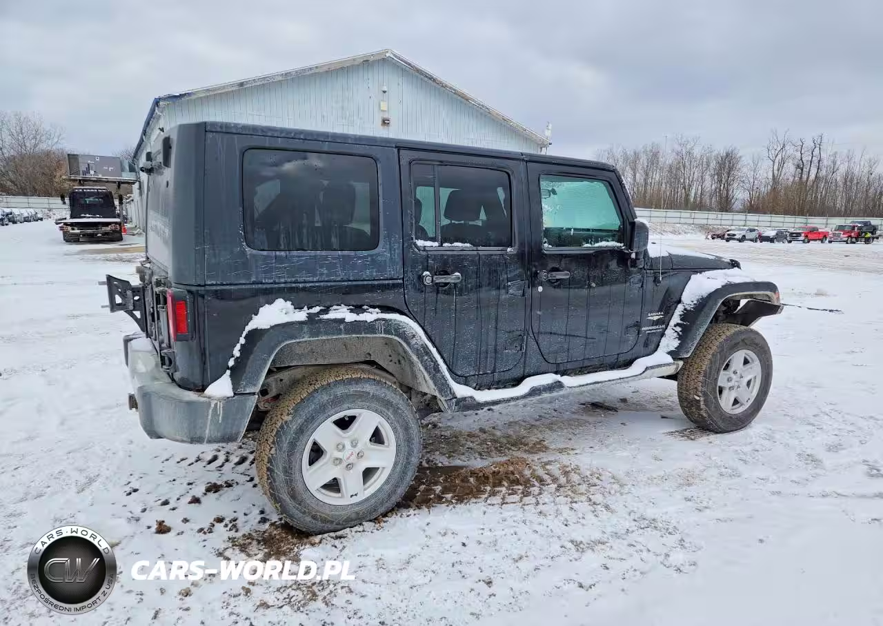 2008 Jeep Wrangler Unlimited Sahara VIN:1J4GA59148L637126 - 3