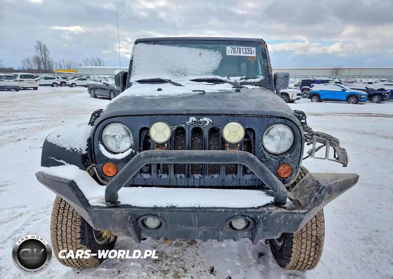 2008 Jeep Wrangler Unlimited Sahara VIN:1J4GA59148L637126 - 5