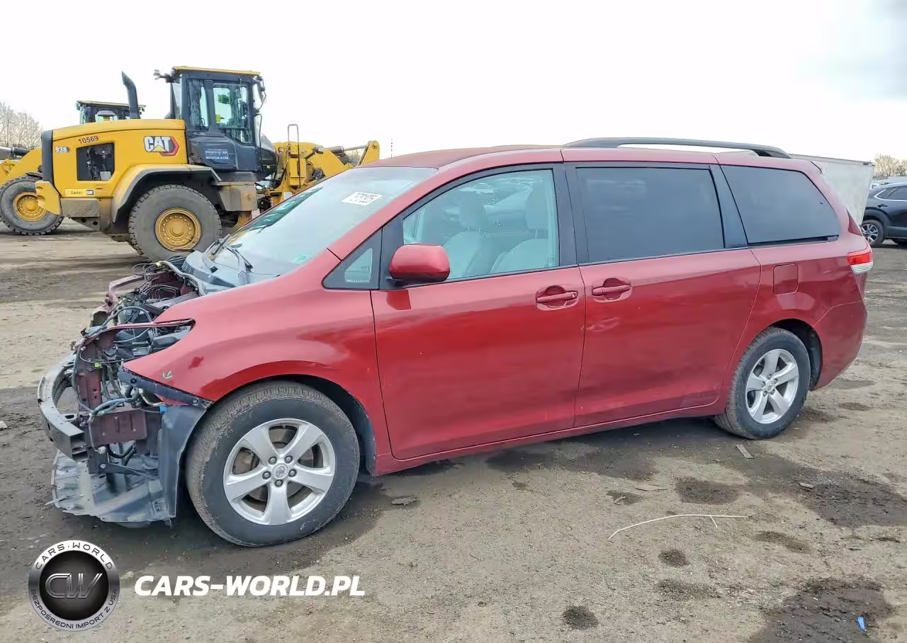 2012 Toyota Sienna Le 8-Passenger