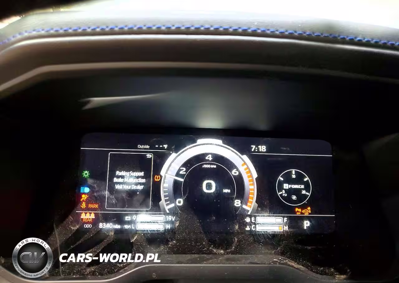 2025 Toyota Tundra Platinum VIN:5TFNA5DB3SX321407 - 9