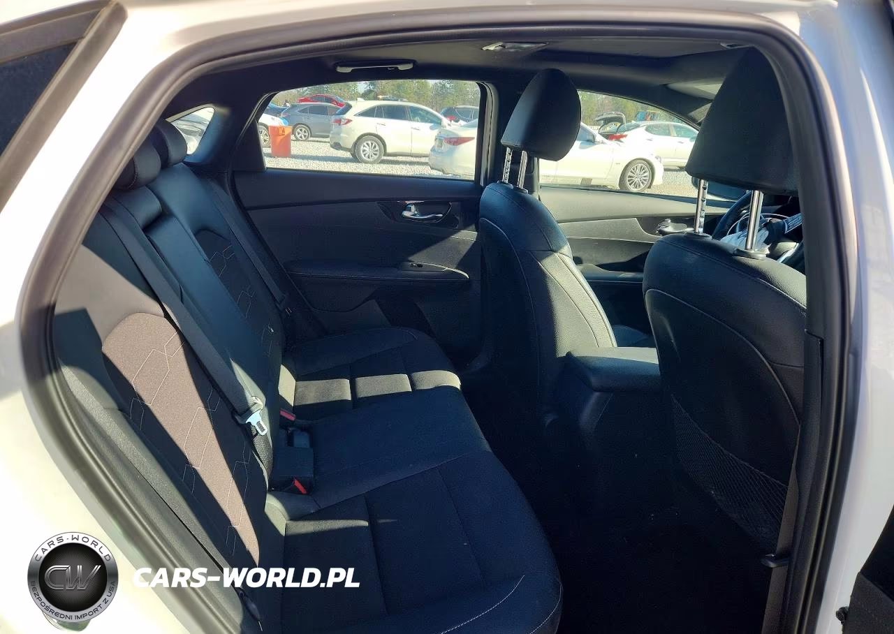 2024 Kia Forte Gt-Line VIN:3KPF54AD9RE776832 - 10