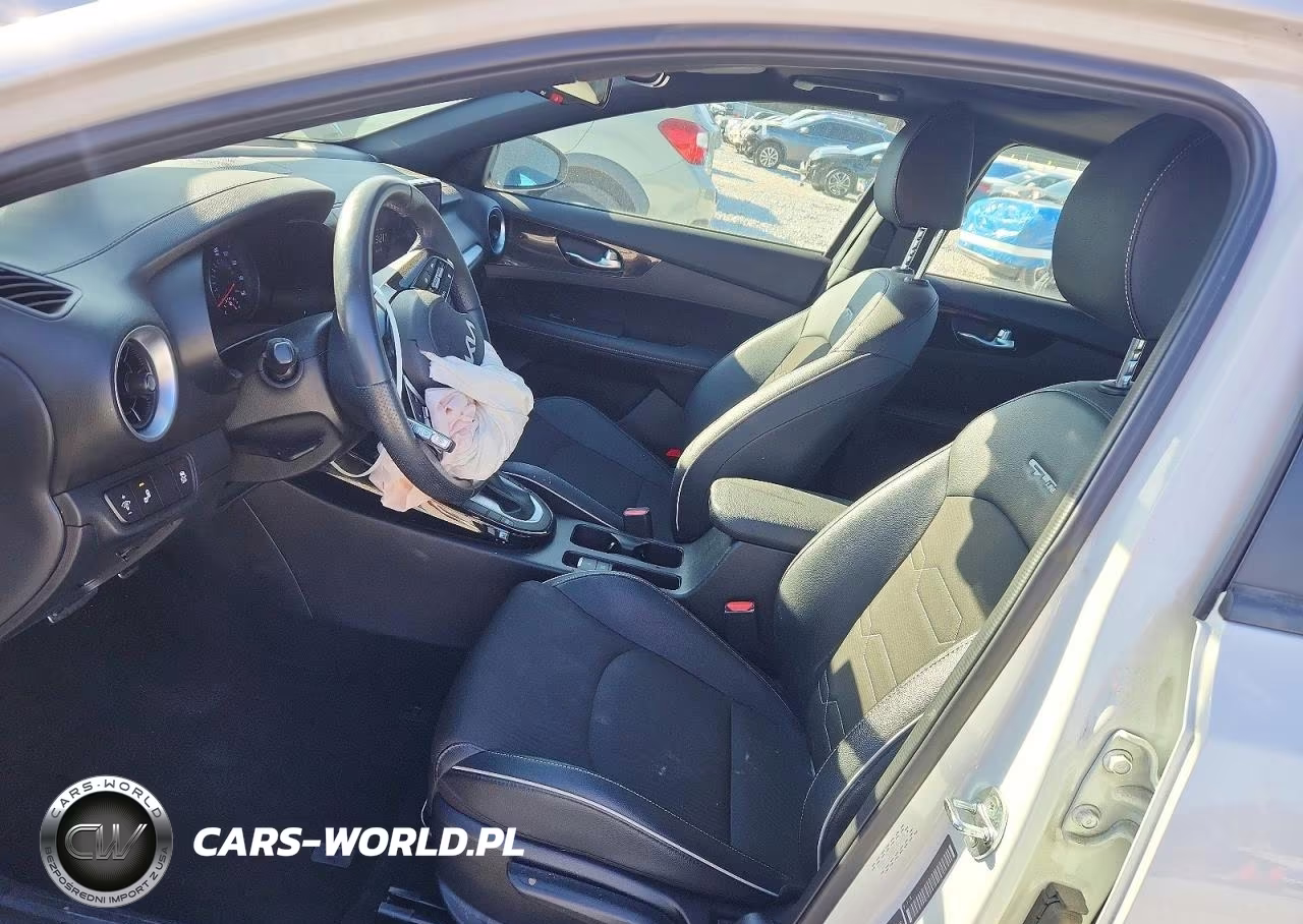 2024 Kia Forte Gt-Line VIN:3KPF54AD9RE776832 - 7