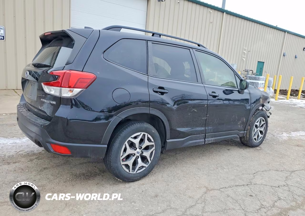 2020 Subaru Forester Premium VIN:JF2SKAJC7LH550269 - 3