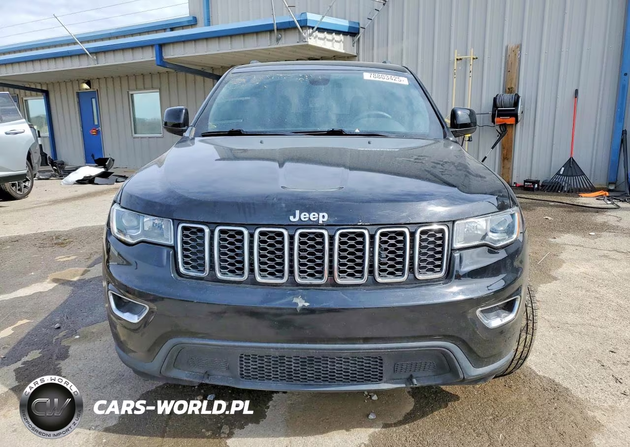 2017 Jeep Grand Cherokee Laredo VIN:1C4RJFAG3HC841176 - 5
