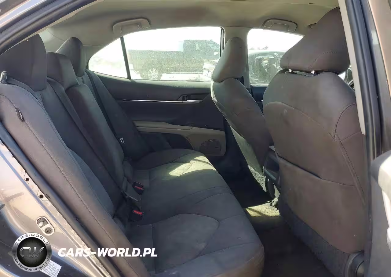 2019 Toyota Camry Le VIN:4T1B11HK0KU208100 - 10